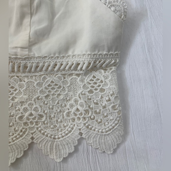 Tobi Crop Top - Picture 3 of 4